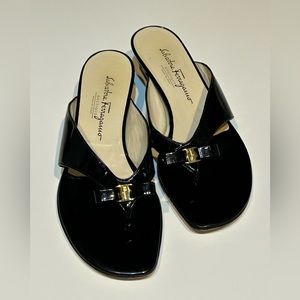 Salvatore Ferragamo Vera Bow sandals Sz 8